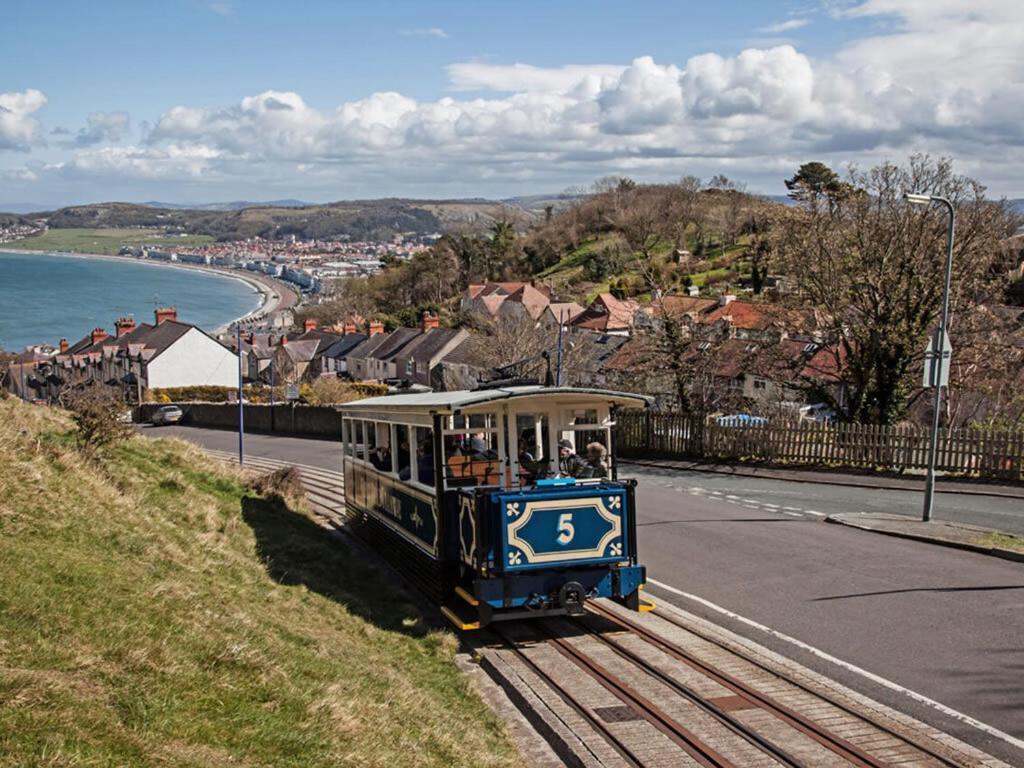 Vila 2 Edward Street Llandudno Exteriér fotografie